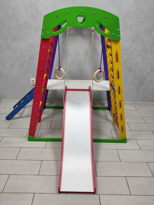 Дитячий спортивний куточок