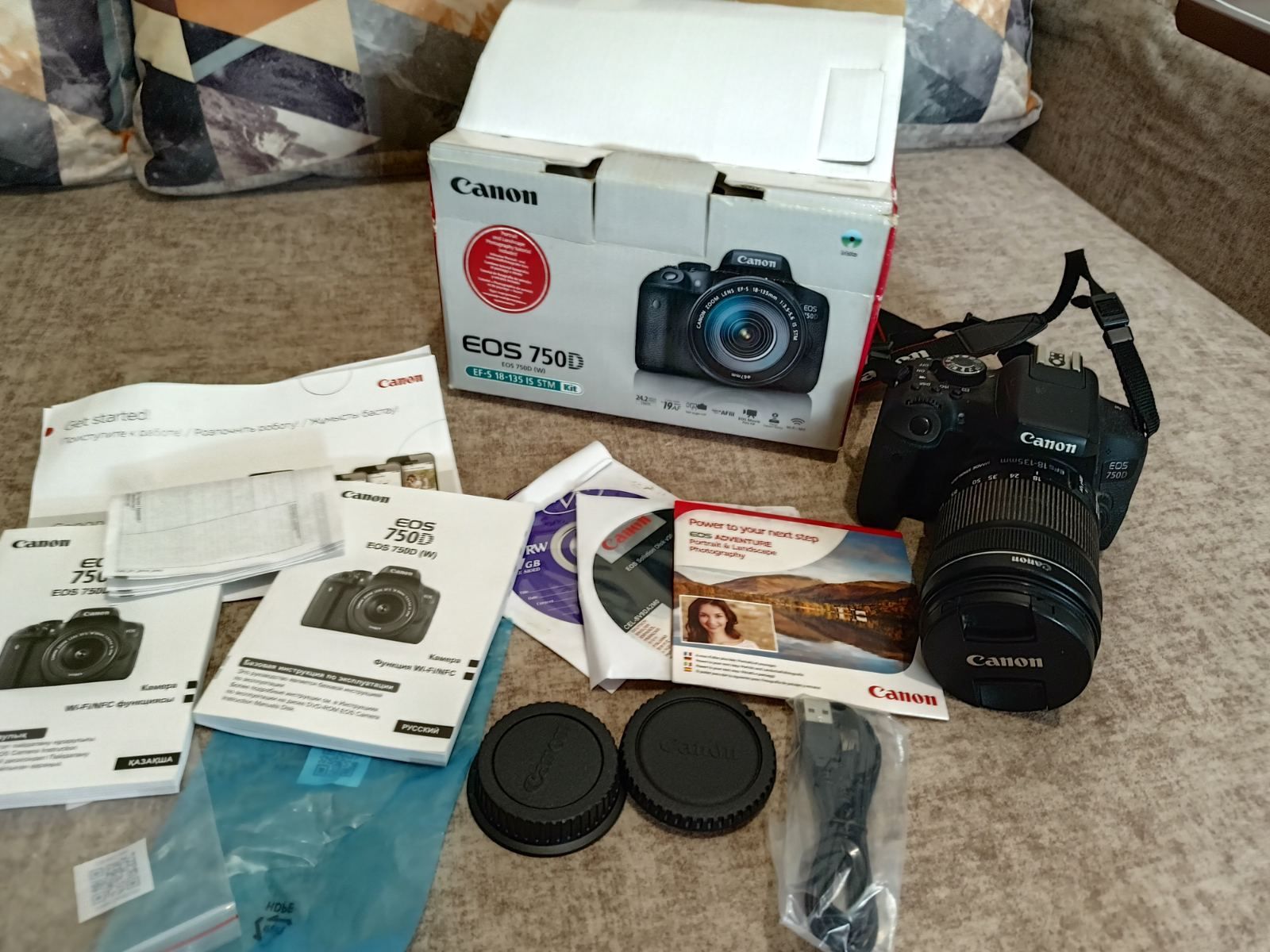 Іотоапарат Canon EOS 750D / 135 об'єктив