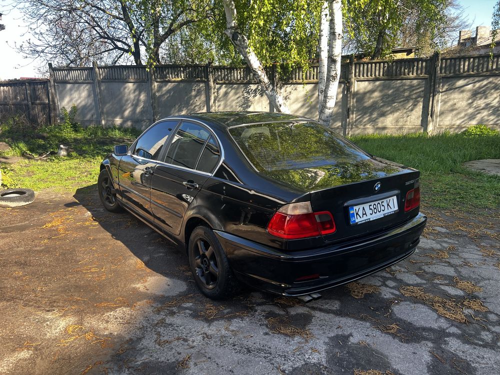 Продаю BMW 320i  2.0 бензин