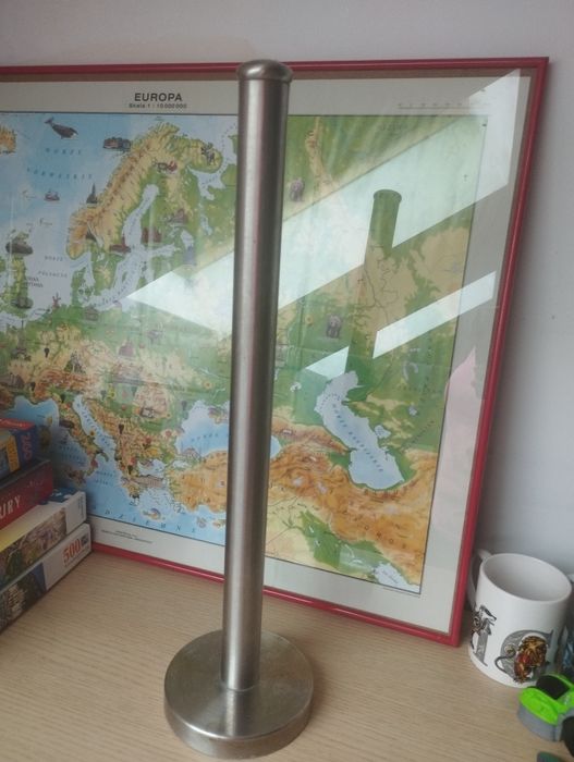 Stojak na papier toaletowy