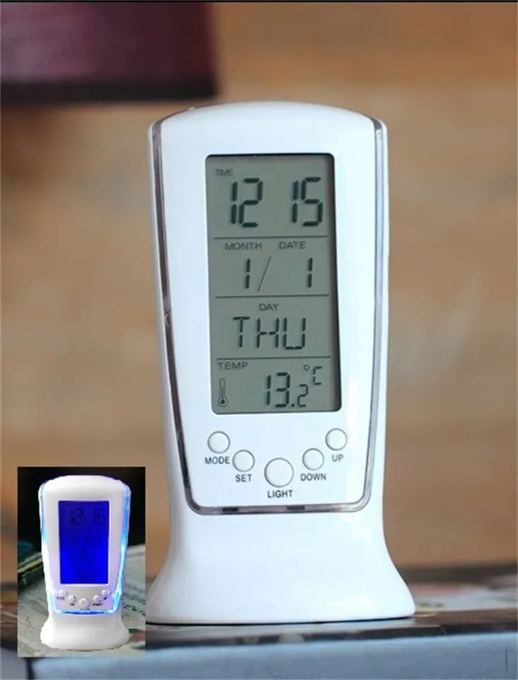 Budzik z datą, temperaturą i podświetleniem