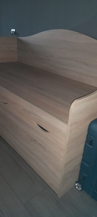 Ліжко односпальне.