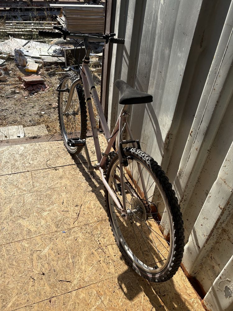 Bicicleta montanha rosa