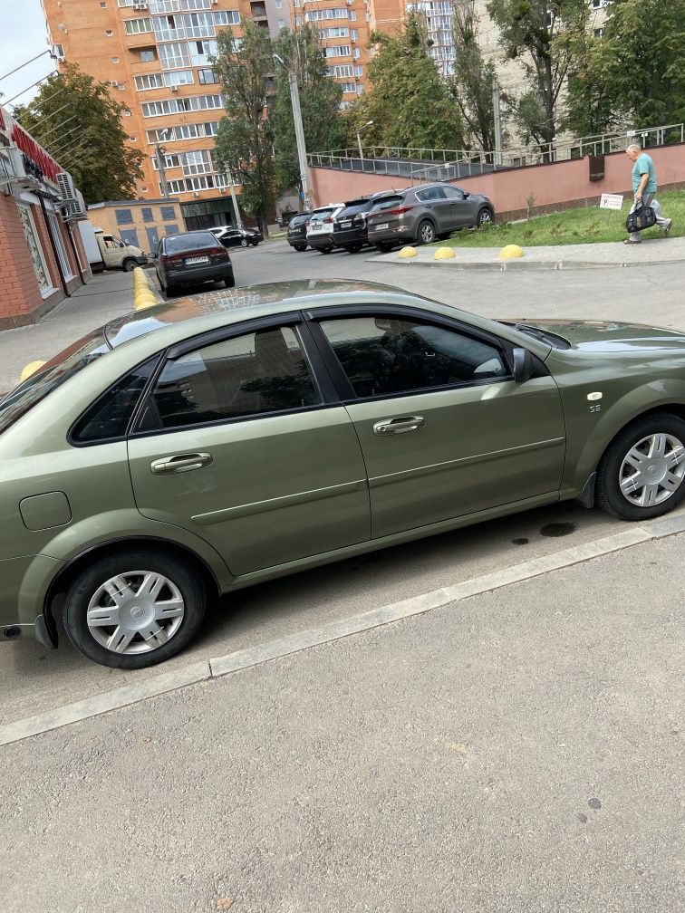 Продам Chevrolet Lacetti 1.6