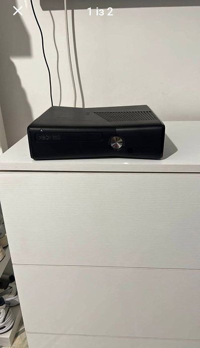 Продам Xbox 360 два джойстики