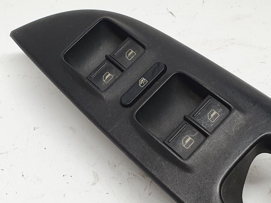 Comando / botão / interruptor vidros frente esquerdo SKODA Octavia II