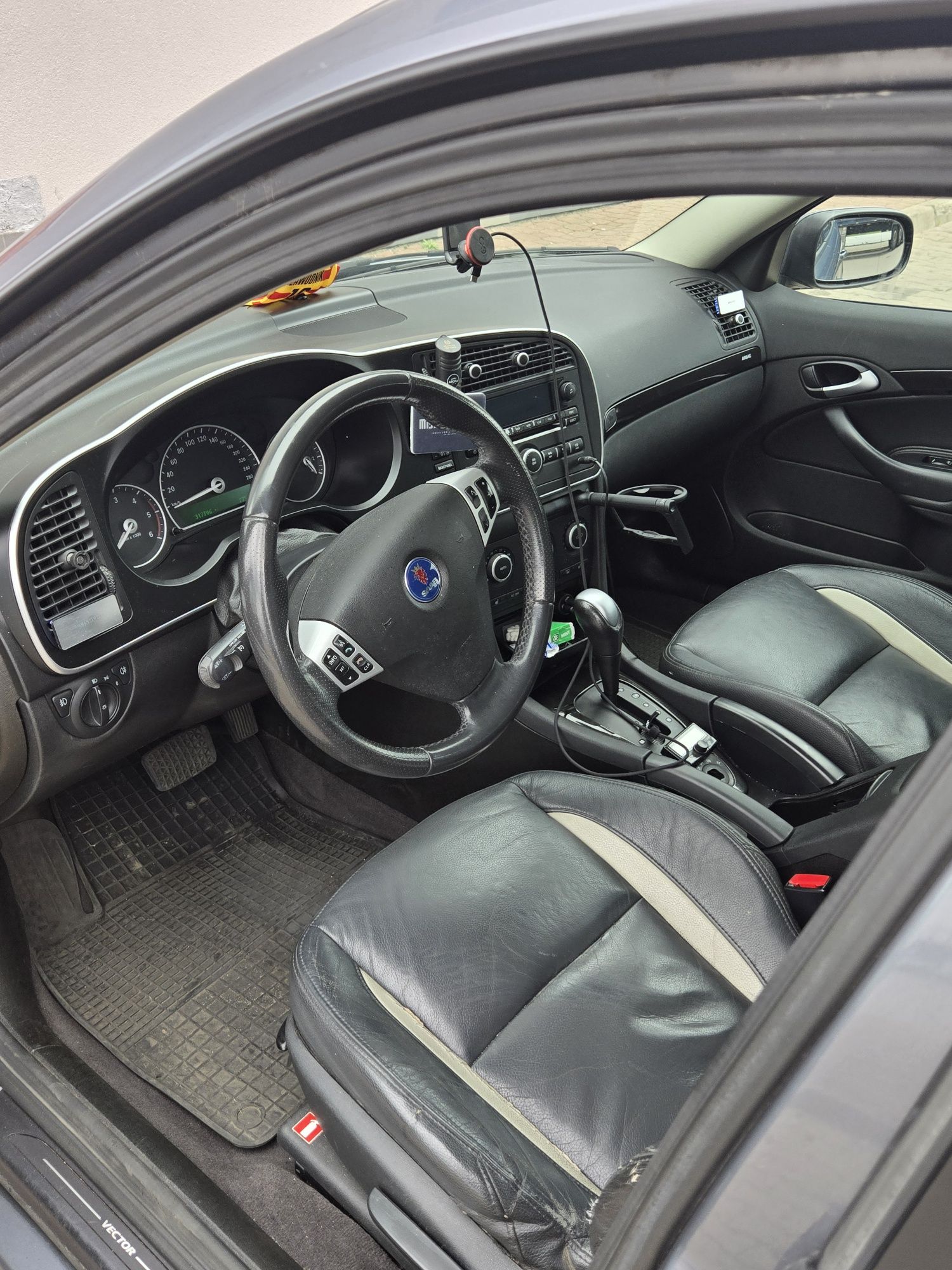 Samochód Saab 9-3
