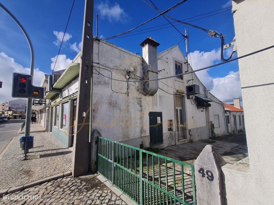 Café / Snack-Bar No Centro De Santana