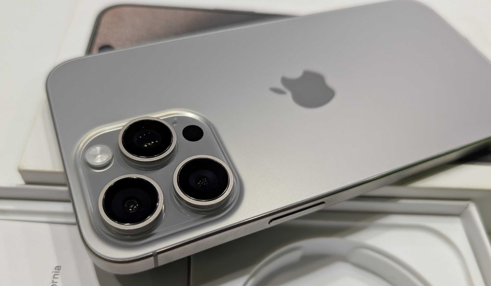 Apple iPhone 15 Pro Max/256GB Natural Titanium телефон (оригинал)