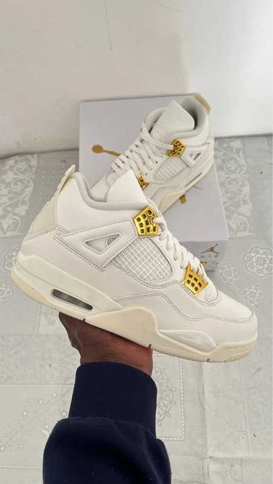 Jordan 4 retro Metallic Gold R.43