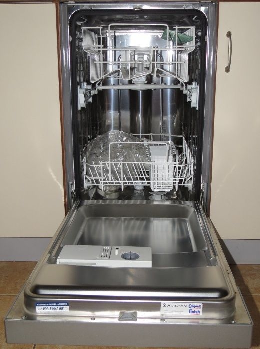 Встраиваемая посудомоечная машина Ariston LV 46 A IX