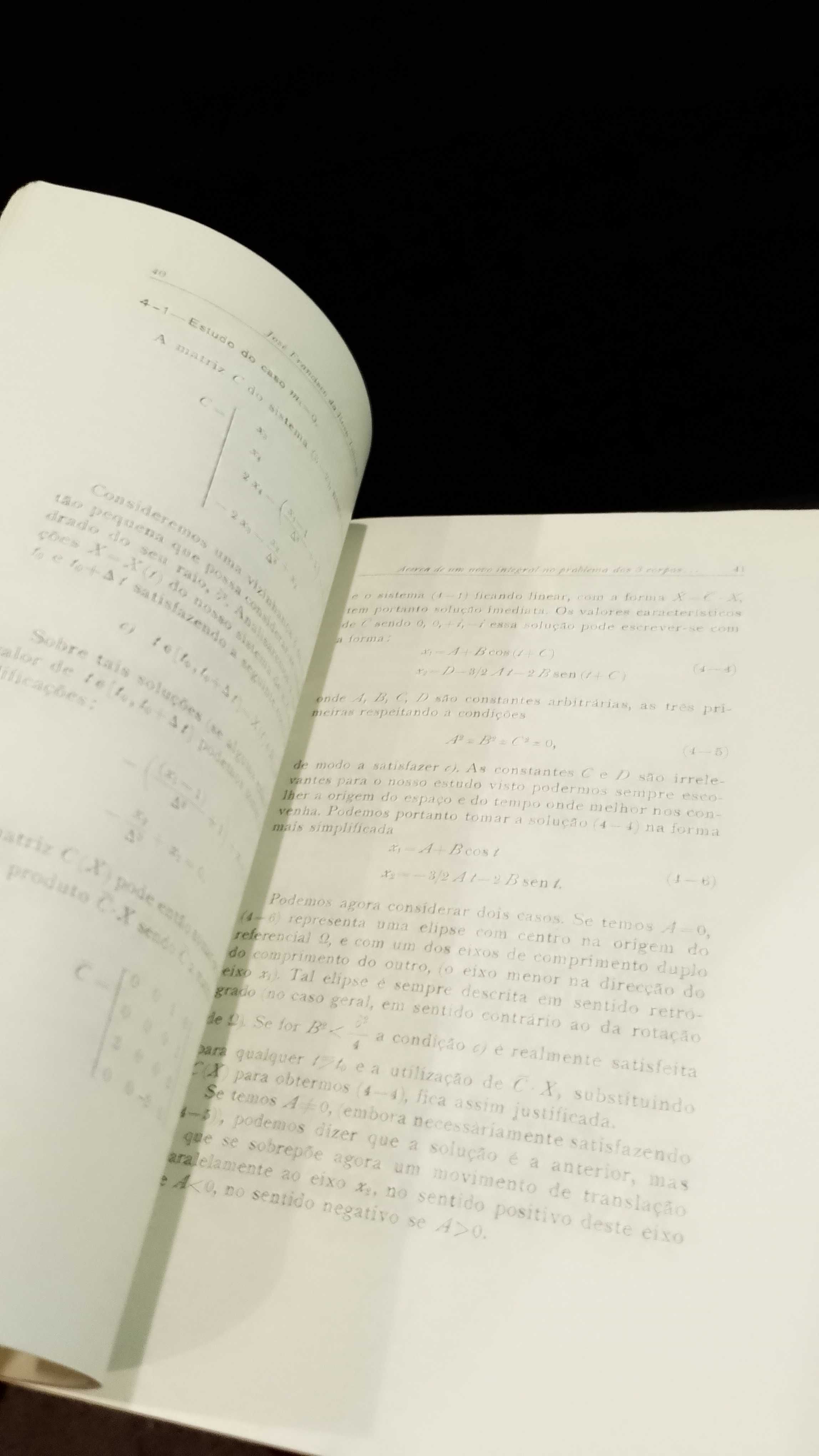 Problema dos 3 corpos e sua aplicação a um problema de Astrodinâmica