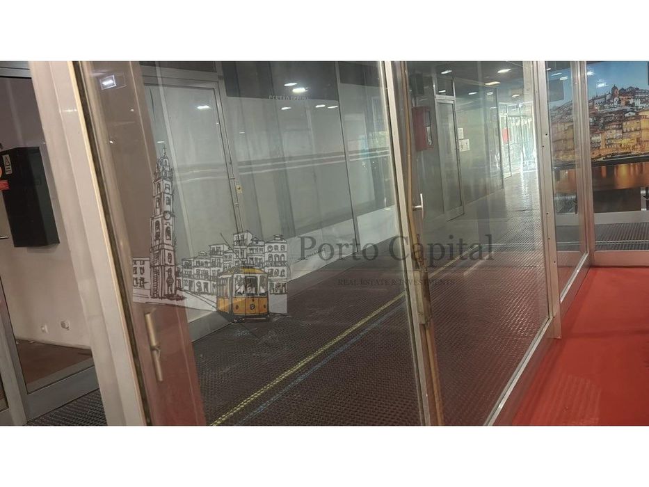 Loja Próximo A Casa Da Musica