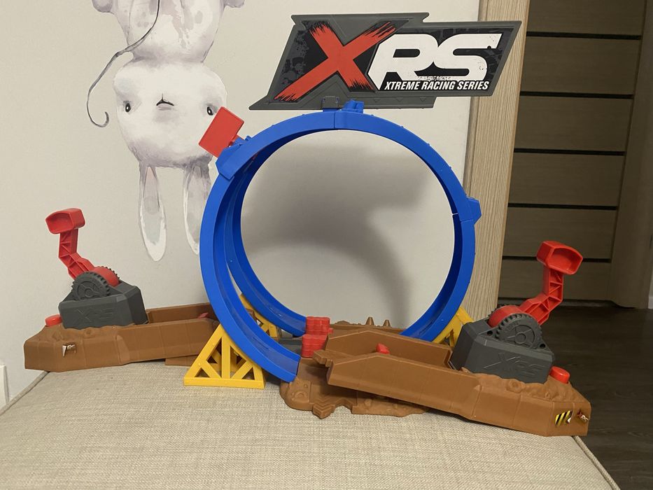 Tor petla z bajki Auta - Zigzak Mcqueen