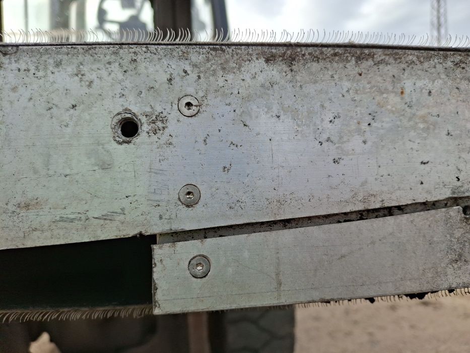 Podajnik płaski aluminiowy