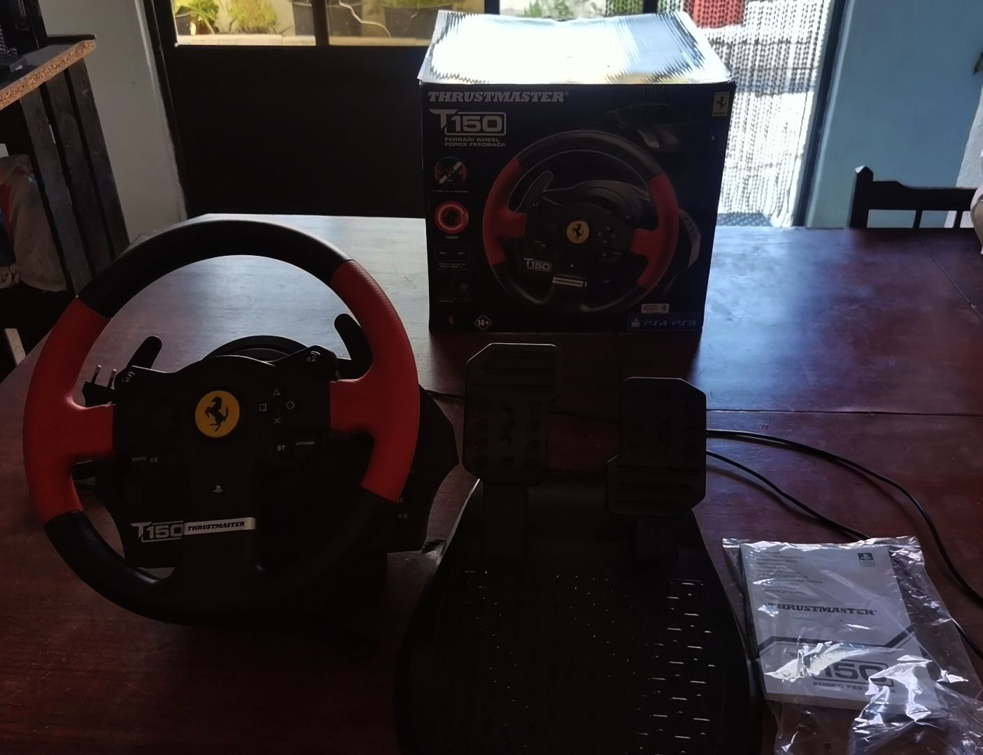 thrustmaster t150 ferrari (volante + pedais) Edição Especial