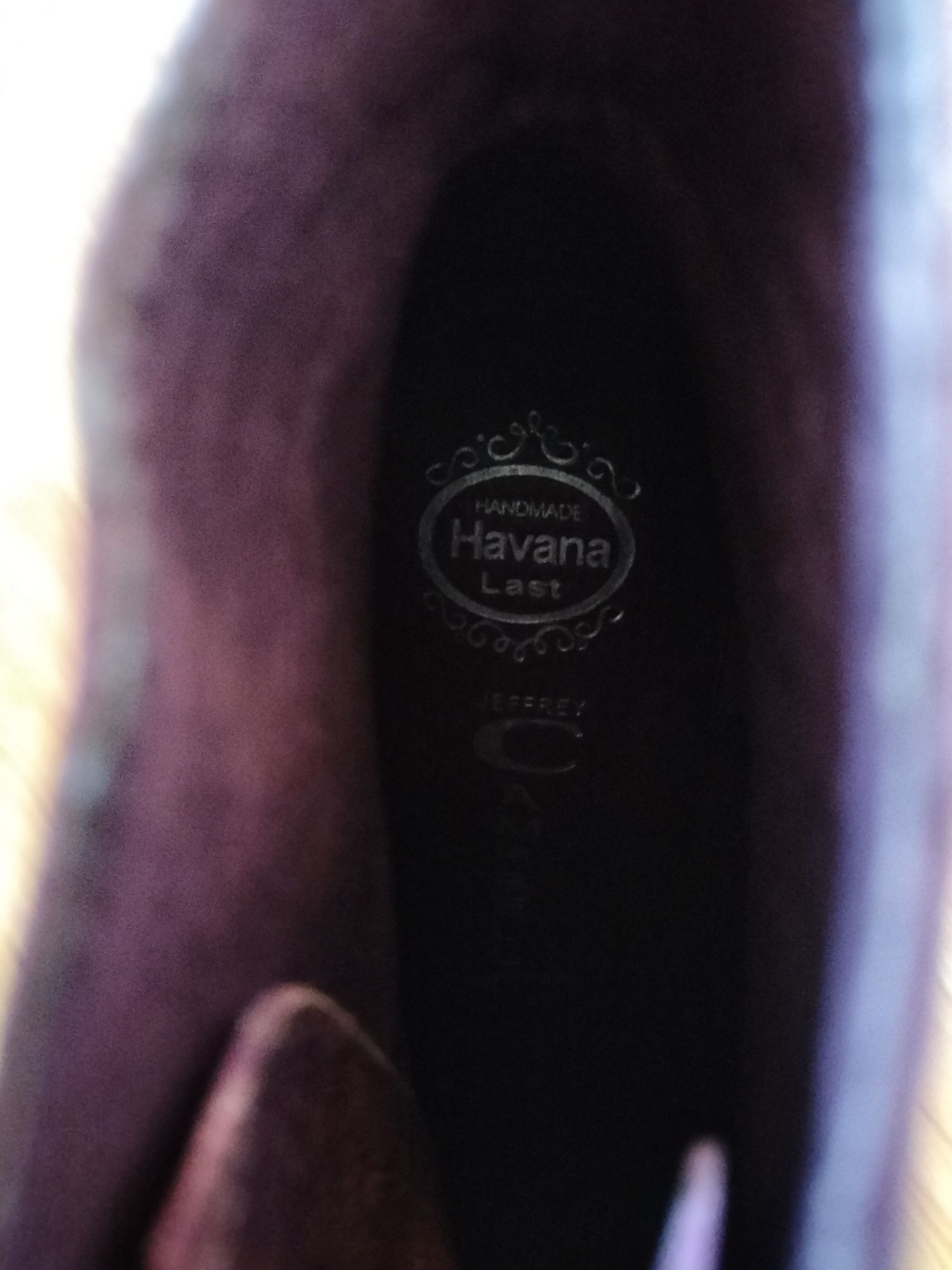 Bardzo oryginalne, ręcznie robione buty
