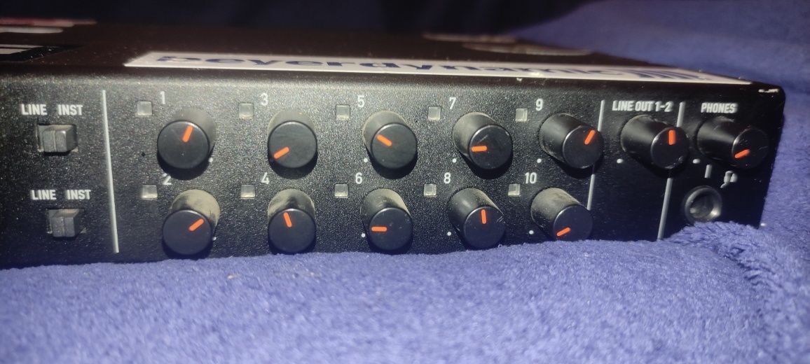 Звукова карта TASCAM US 16x08