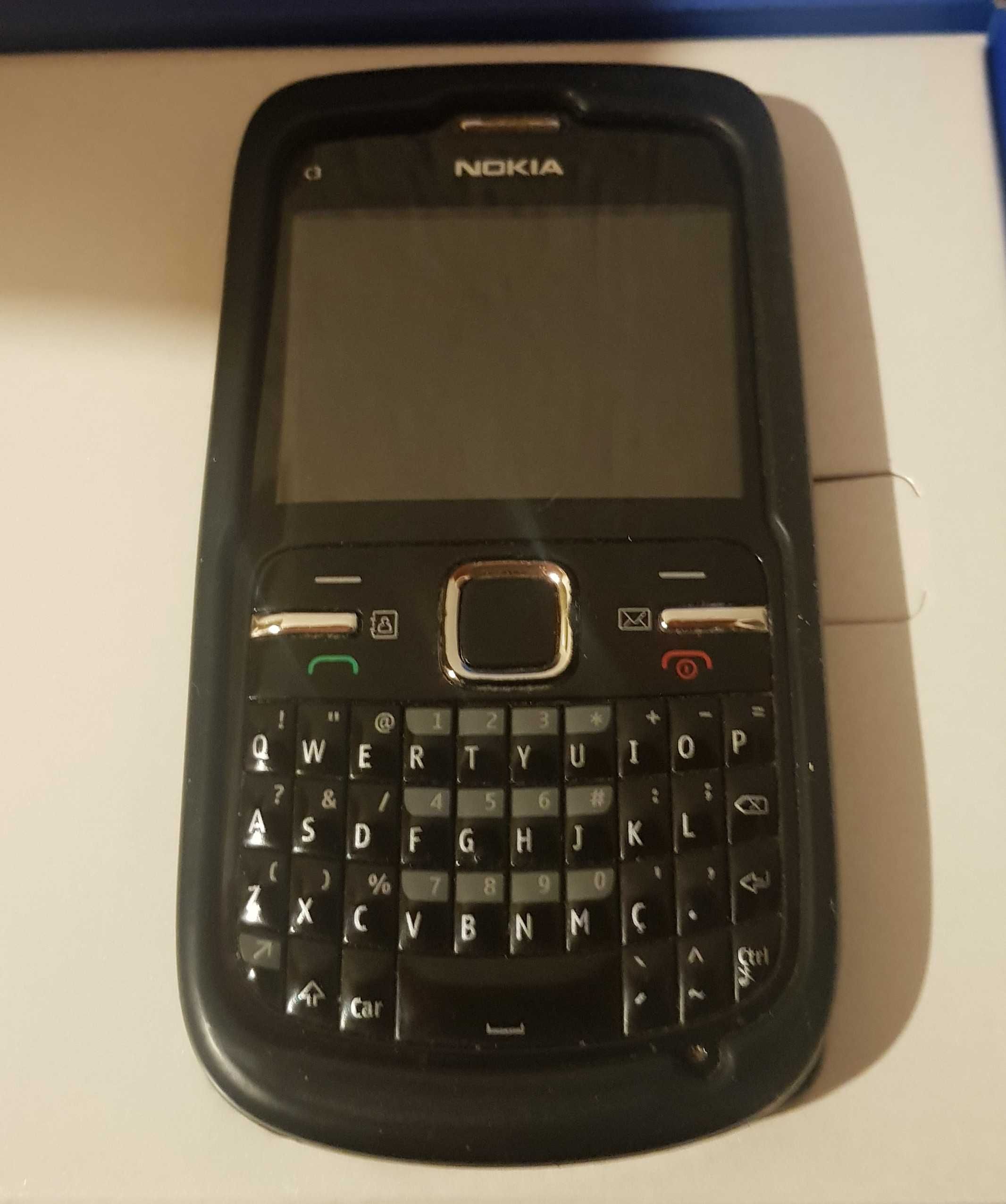 Telemovel NOKIA com acessorios.