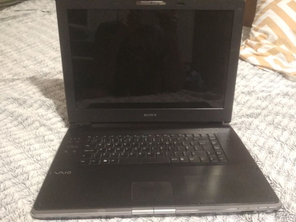 Sony Vaio VGN-AR51J Model PCG-8Z2P не робочий