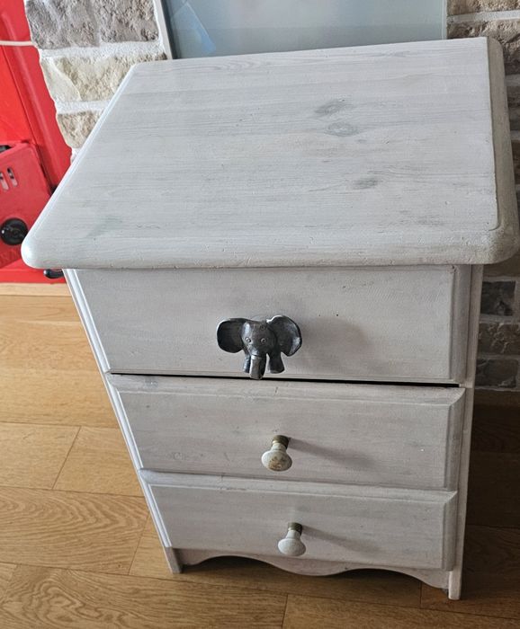 Drewniana Szafka nocna bielona
