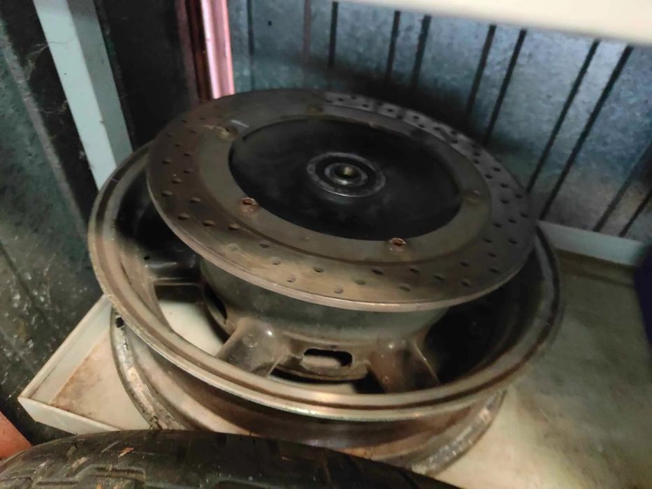 Felga tył tarcza yamaha XVZ 1300 Royal Star Venture