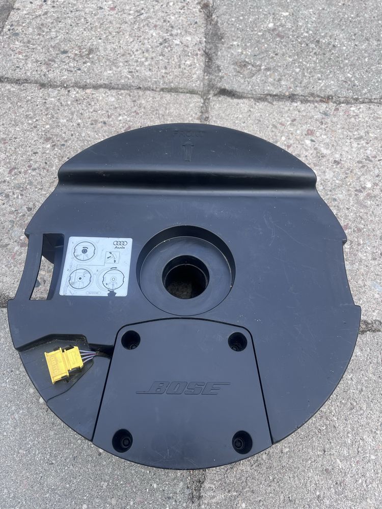 Oryginalna tuba basowa glośnik bose subwoofer audi q7 4L