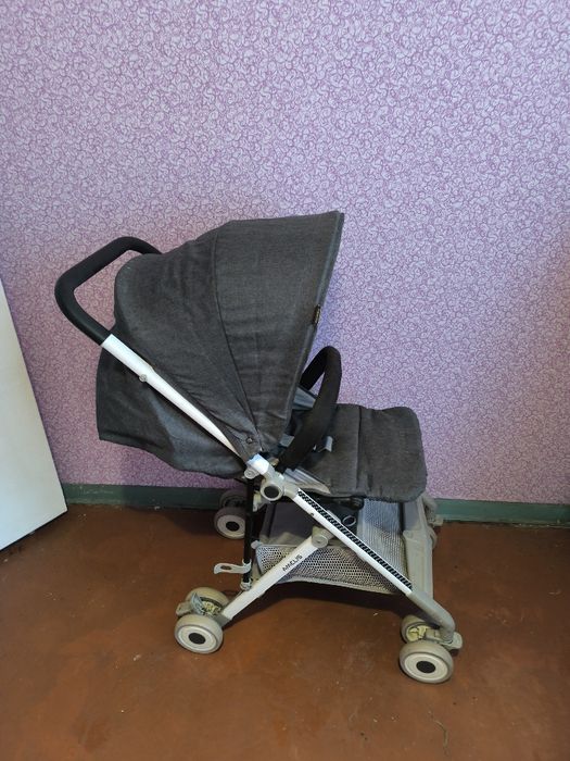 Продам детскую коляску в хорошем состоянию