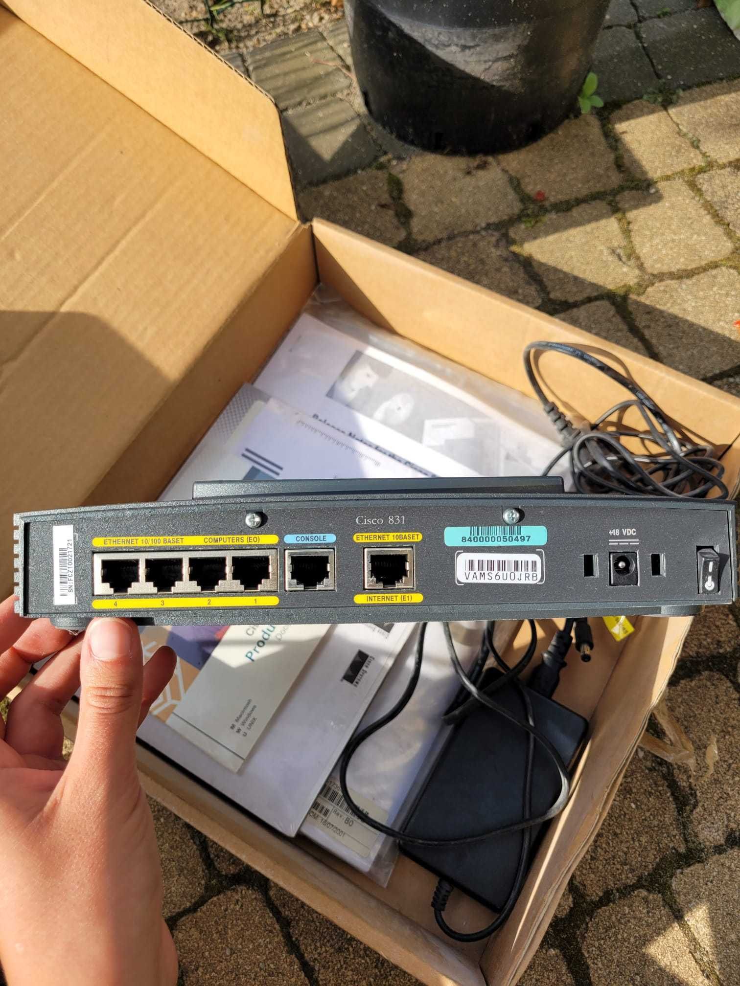 Router Cisco 800