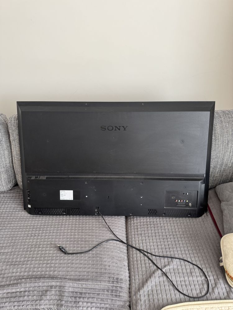 Telewizor SONY z uchwytem KDL-46R470A