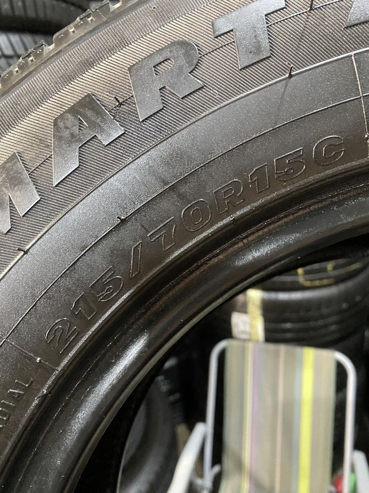 r15C 215/70 пара шин всесезонных Maxxis.