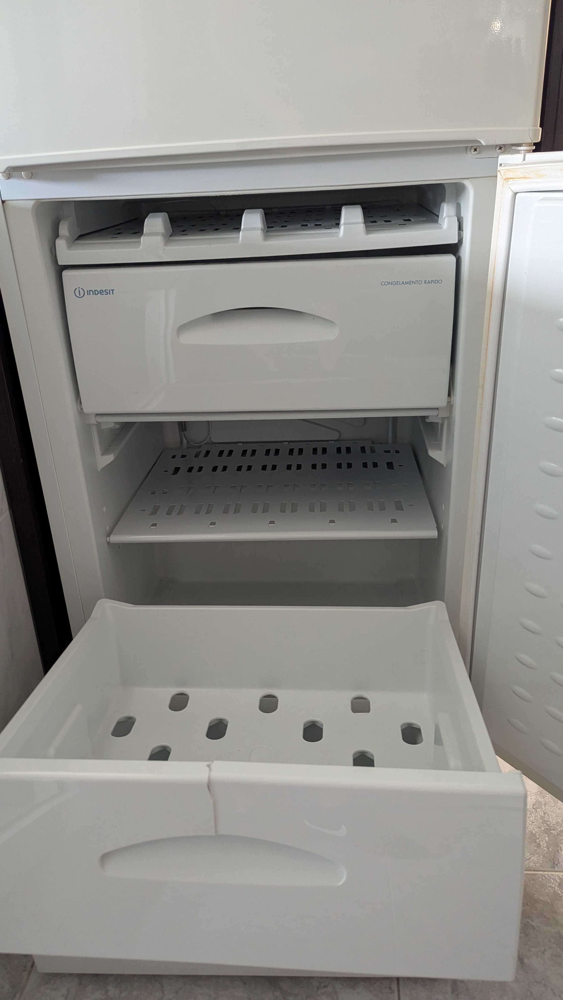 Frigorífico Indesit
