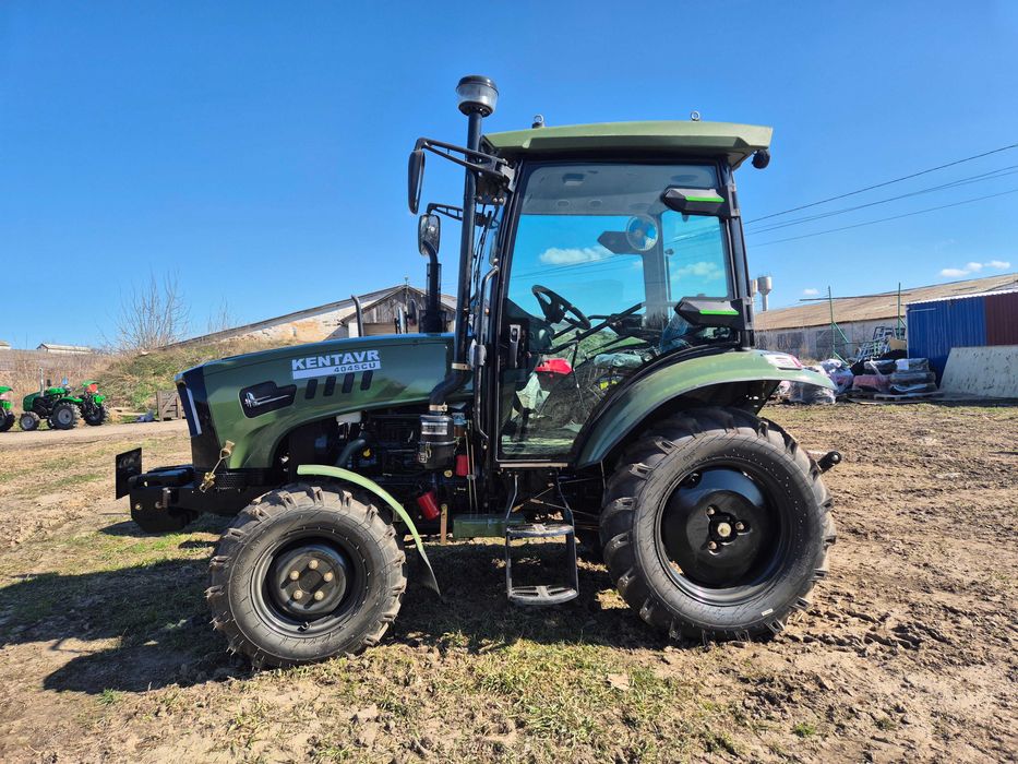 Трактор с кабиной Кентавр 404 SCU новый кузов