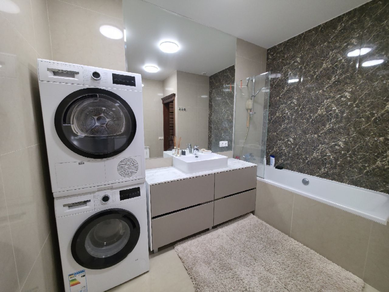 Продажа шикарного дома коттеджном городке село