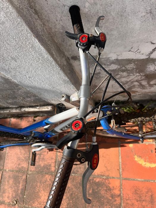 Bicicleta adulto EMT com mudanças