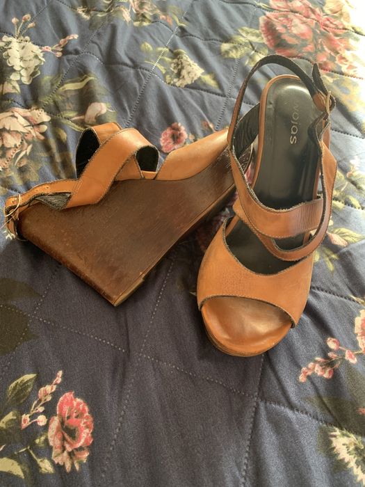 Sandaly na koturnie Wojas. Rozmiar 39.