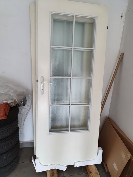 Sprzedam  drzwi z dużą szybą i 2 drzwi z małą szybą