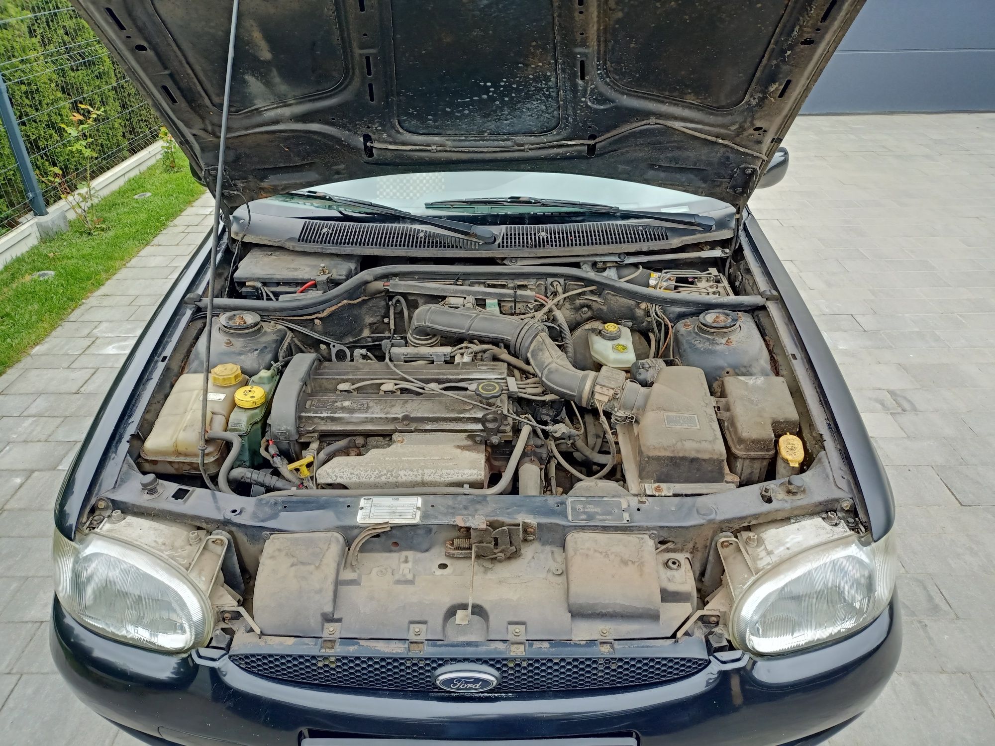 Ford Escort 1.6 benzyna