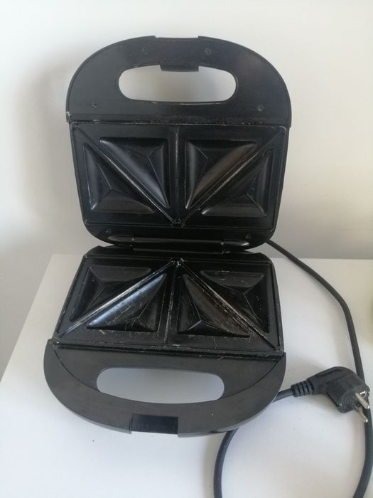 Бутербродниця, сендвічниця