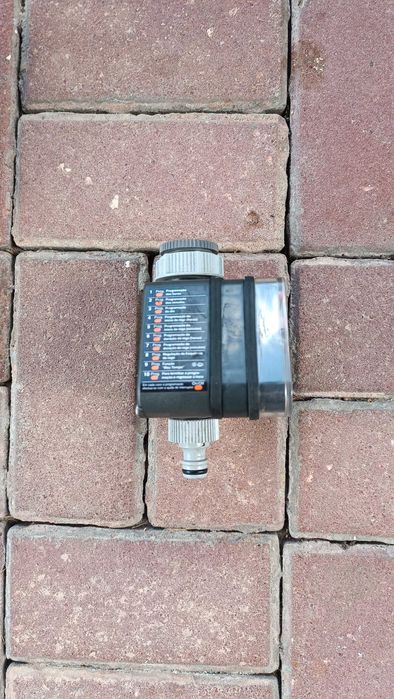 Programador de rega Gardena.