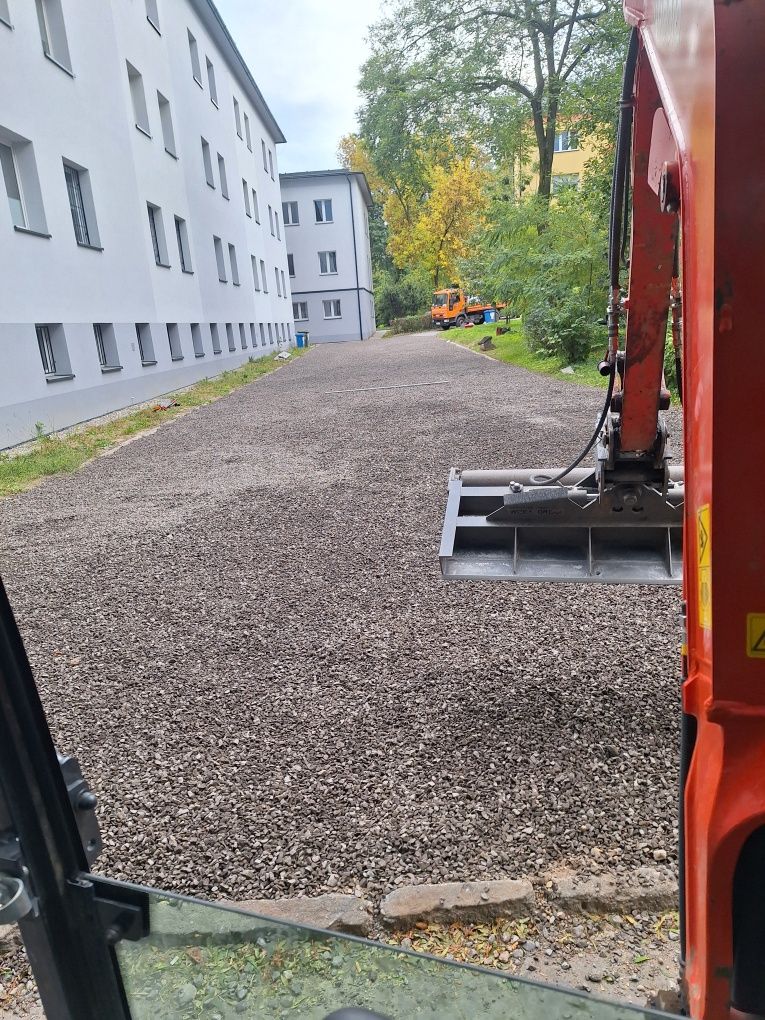 Uslugi koparką ,usługi minikoparką,prace ziemne,wozidło,wiertnica,