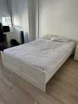 Conjunto cama + colchão + mesa cabeceira