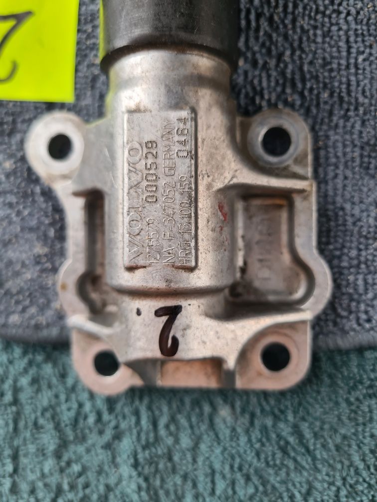 Volvo v70 xc70 s60 s80 c70 s40 v40 v50  czujnik zmiennych faz rozrządu