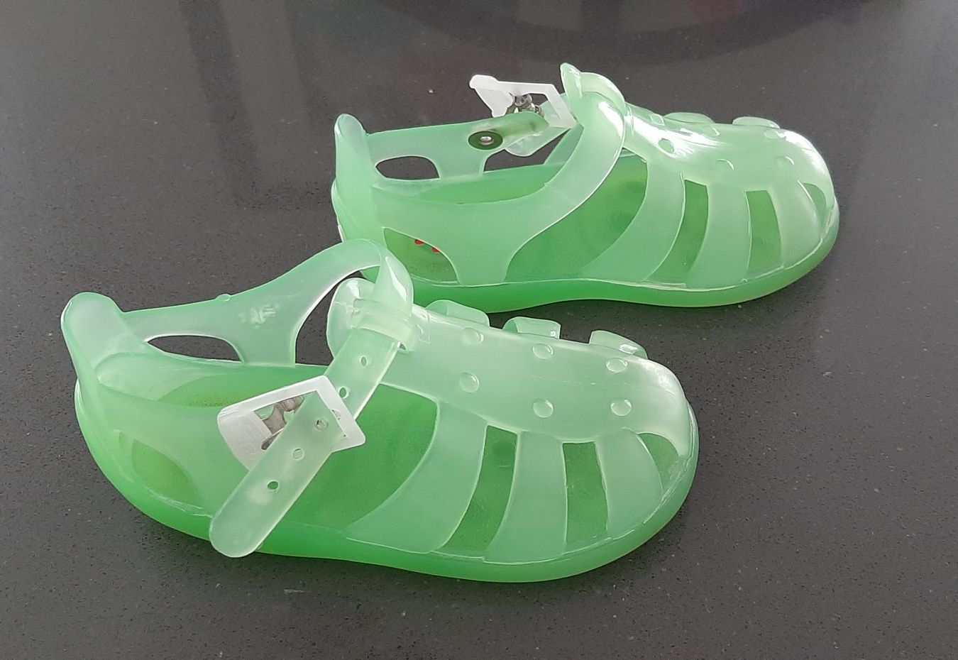Sandálias verdes