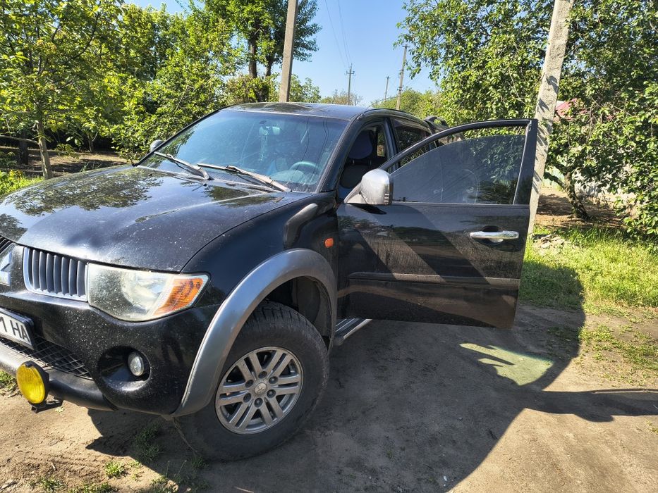 Mitsubishi L200 митсубан