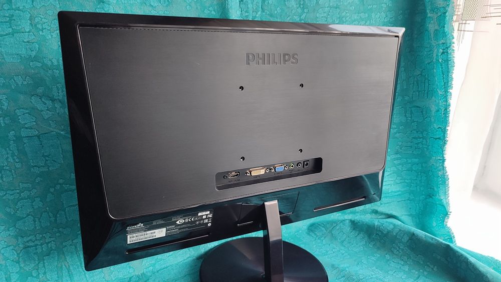 Монітор 23" Philips 234E5QDAB/00, з динаміками.