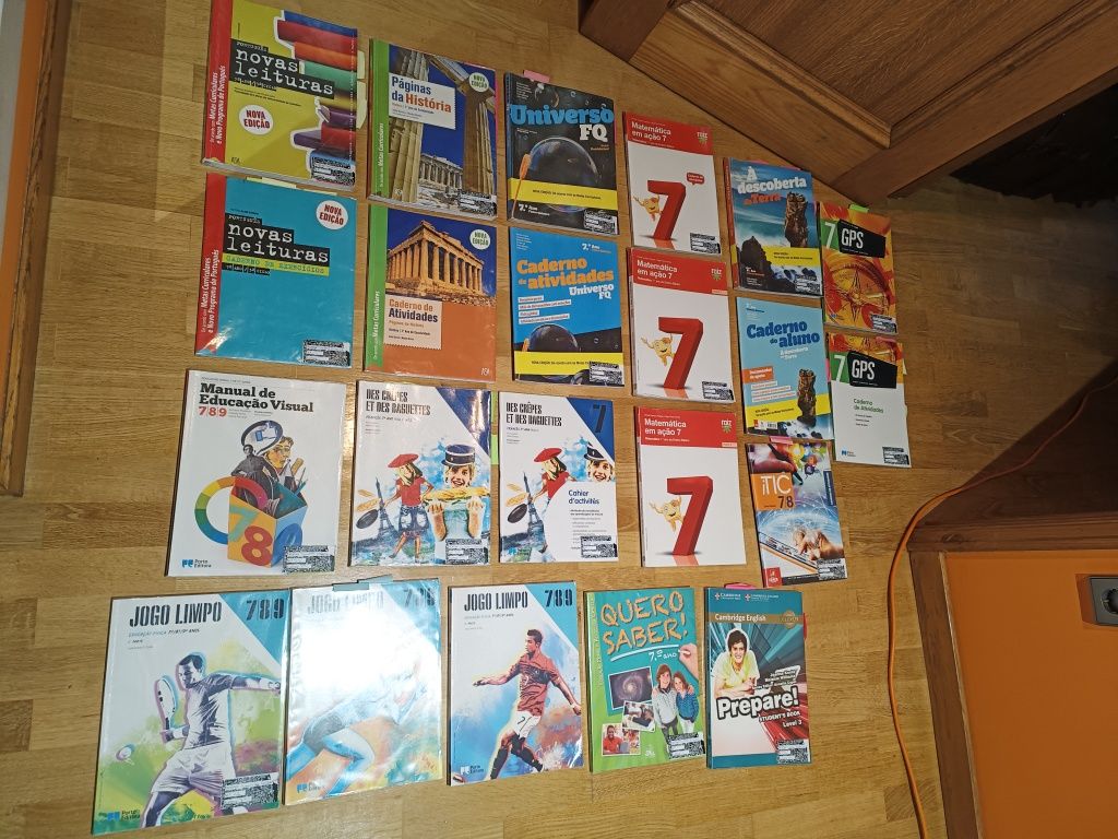 Vendo Livros Escolares do 7 Ano.