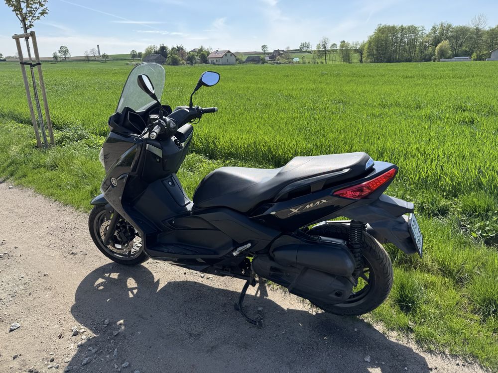 Yamaha X-MAX 125