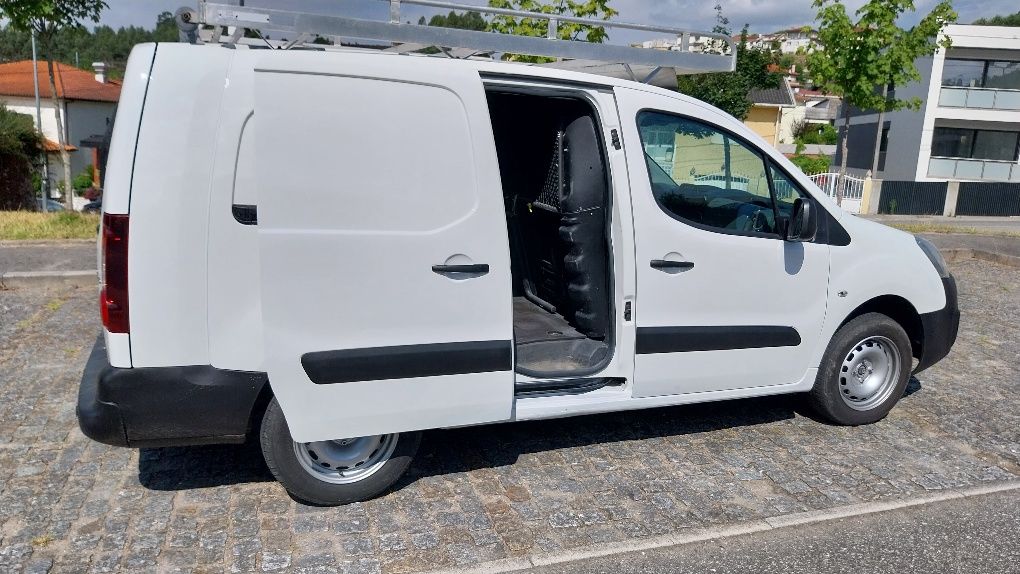 Peugeot Partener 1.6 HDI Longa (caixa de 6 velocidades)