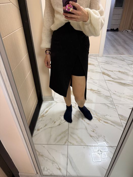 Спідниці Massimo Dutti та H&M